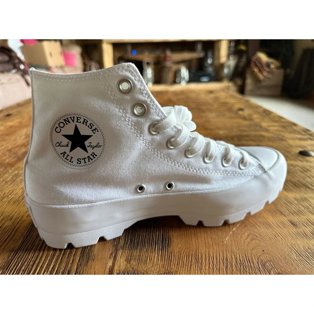 CONVERSE Chuck Taylor All Star Lugged Hi Top Women's Size 9.5 White NWOT #1512